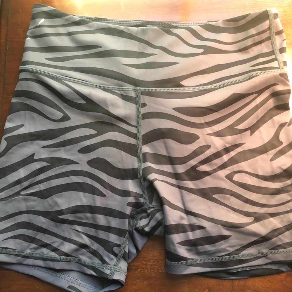 Zyia shorts XL